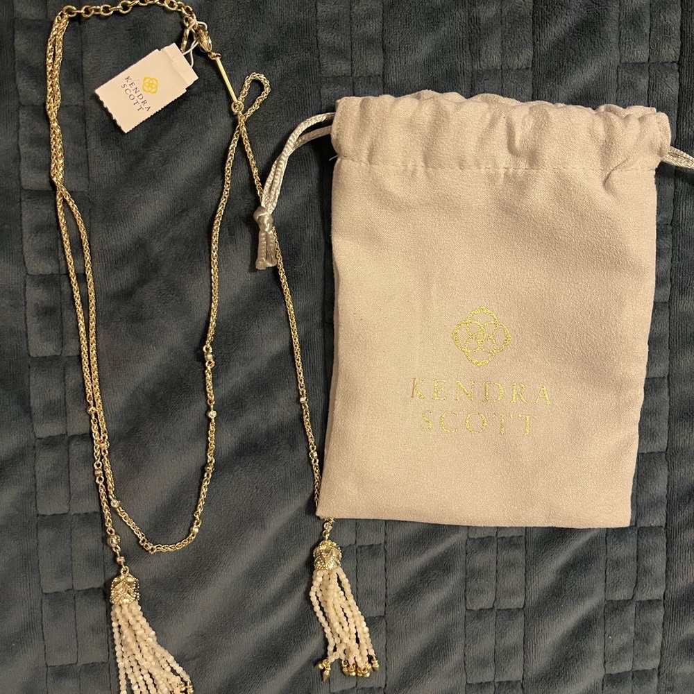 Selling Kendra Scott Necklace